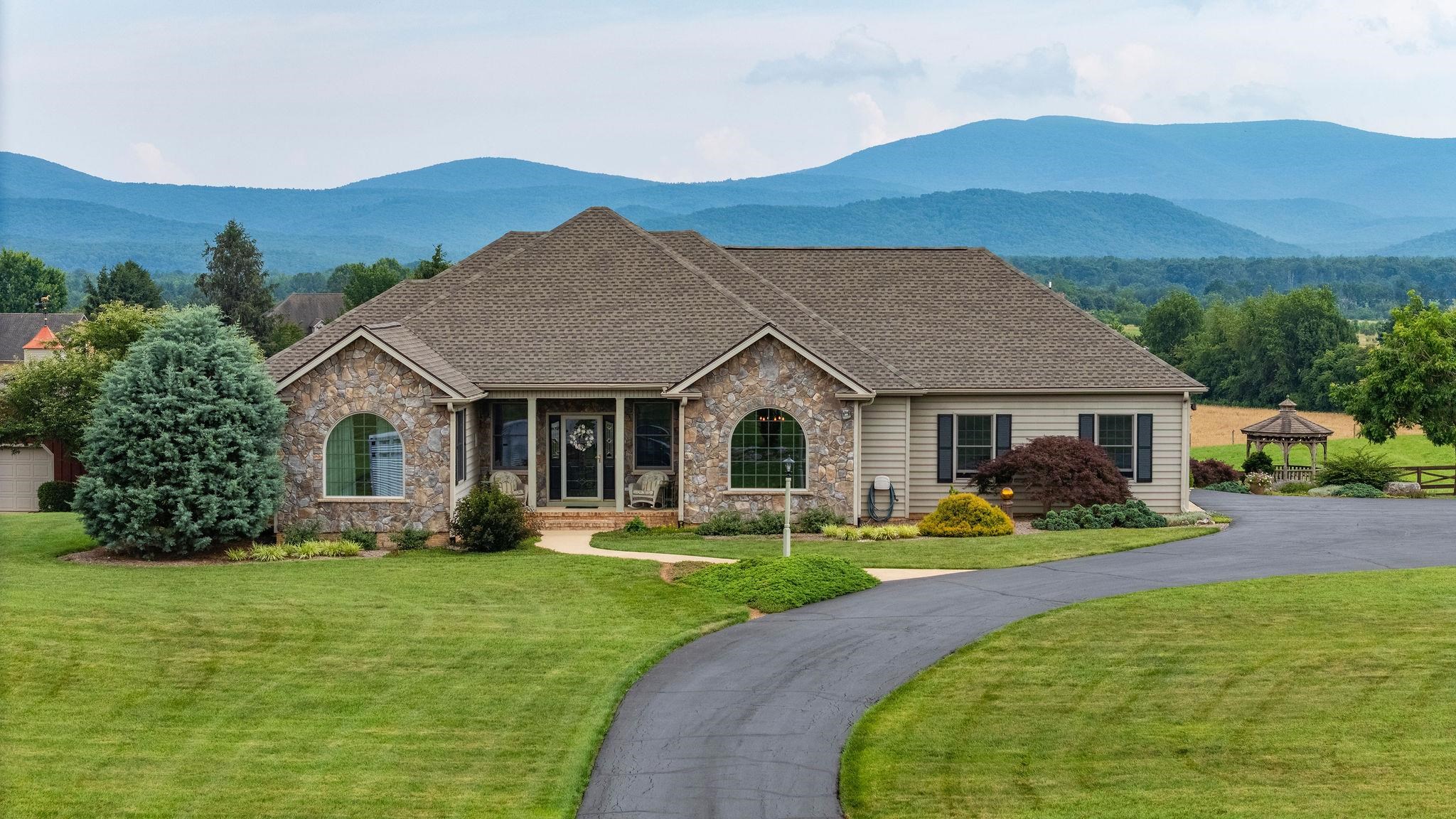 109 ABNER LN, WAYNESBORO, Virginia 22980, 4 Bedrooms Bedrooms, ,2 BathroomsBathrooms,Residential,109 ABNER LN,666565 MLS # 666565