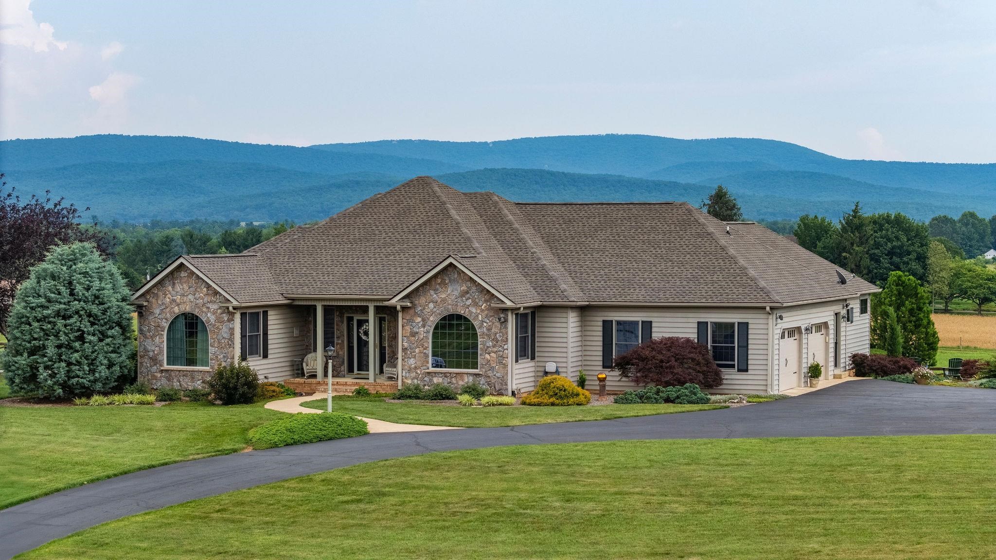 109 ABNER LN, WAYNESBORO, Virginia 22980, 4 Bedrooms Bedrooms, ,2 BathroomsBathrooms,Residential,109 ABNER LN,666565 MLS # 666565
