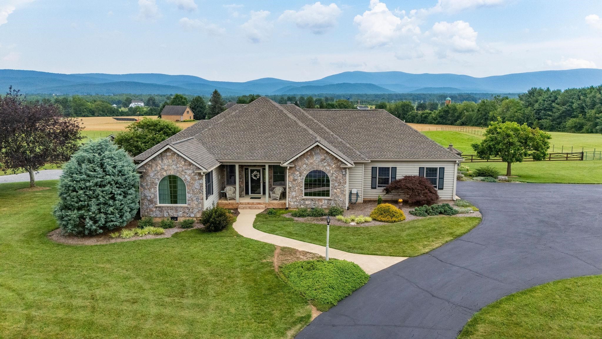 109 ABNER LN, WAYNESBORO, Virginia 22980, 4 Bedrooms Bedrooms, ,2 BathroomsBathrooms,Residential,109 ABNER LN,666565 MLS # 666565