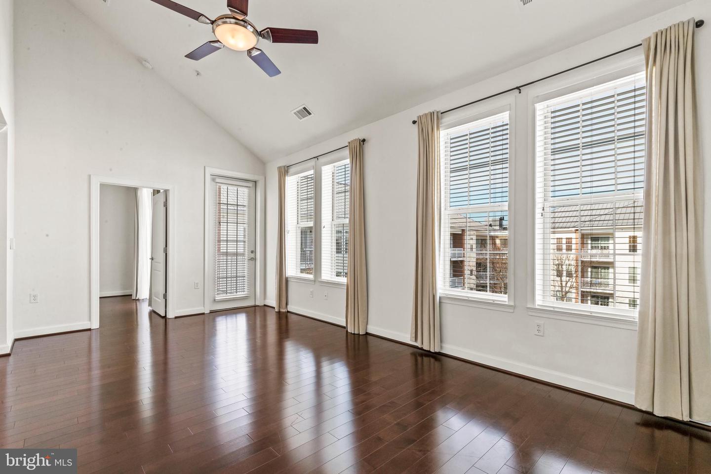 400 CAMERON STATION BLVD #417, ALEXANDRIA, Virginia 22304, 2 Bedrooms Bedrooms, ,2 BathroomsBathrooms,Residential,For sale,400 CAMERON STATION BLVD #417,VAAX2045216 MLS # VAAX2045216
