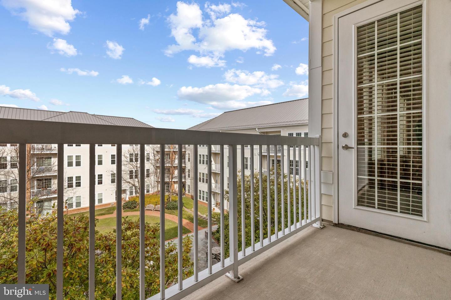 400 CAMERON STATION BLVD #417, ALEXANDRIA, Virginia 22304, 2 Bedrooms Bedrooms, ,2 BathroomsBathrooms,Residential,For sale,400 CAMERON STATION BLVD #417,VAAX2045216 MLS # VAAX2045216