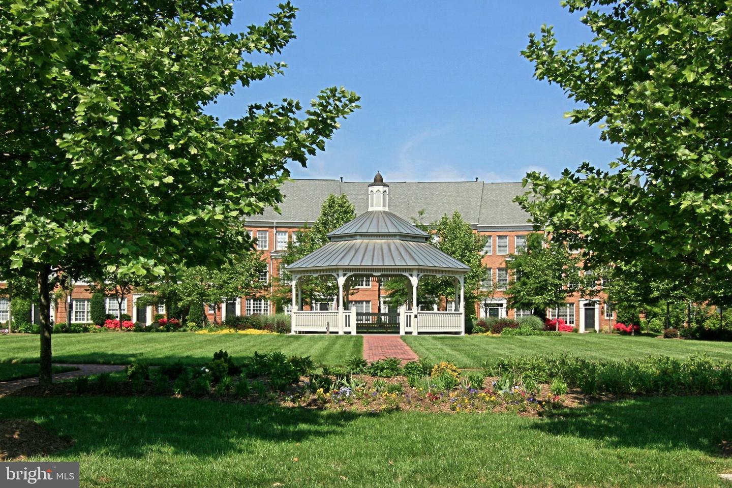 400 CAMERON STATION BLVD #417, ALEXANDRIA, Virginia 22304, 2 Bedrooms Bedrooms, ,2 BathroomsBathrooms,Residential,For sale,400 CAMERON STATION BLVD #417,VAAX2045216 MLS # VAAX2045216