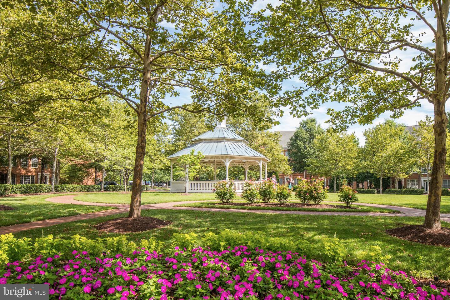 400 CAMERON STATION BLVD #417, ALEXANDRIA, Virginia 22304, 2 Bedrooms Bedrooms, ,2 BathroomsBathrooms,Residential,For sale,400 CAMERON STATION BLVD #417,VAAX2045216 MLS # VAAX2045216