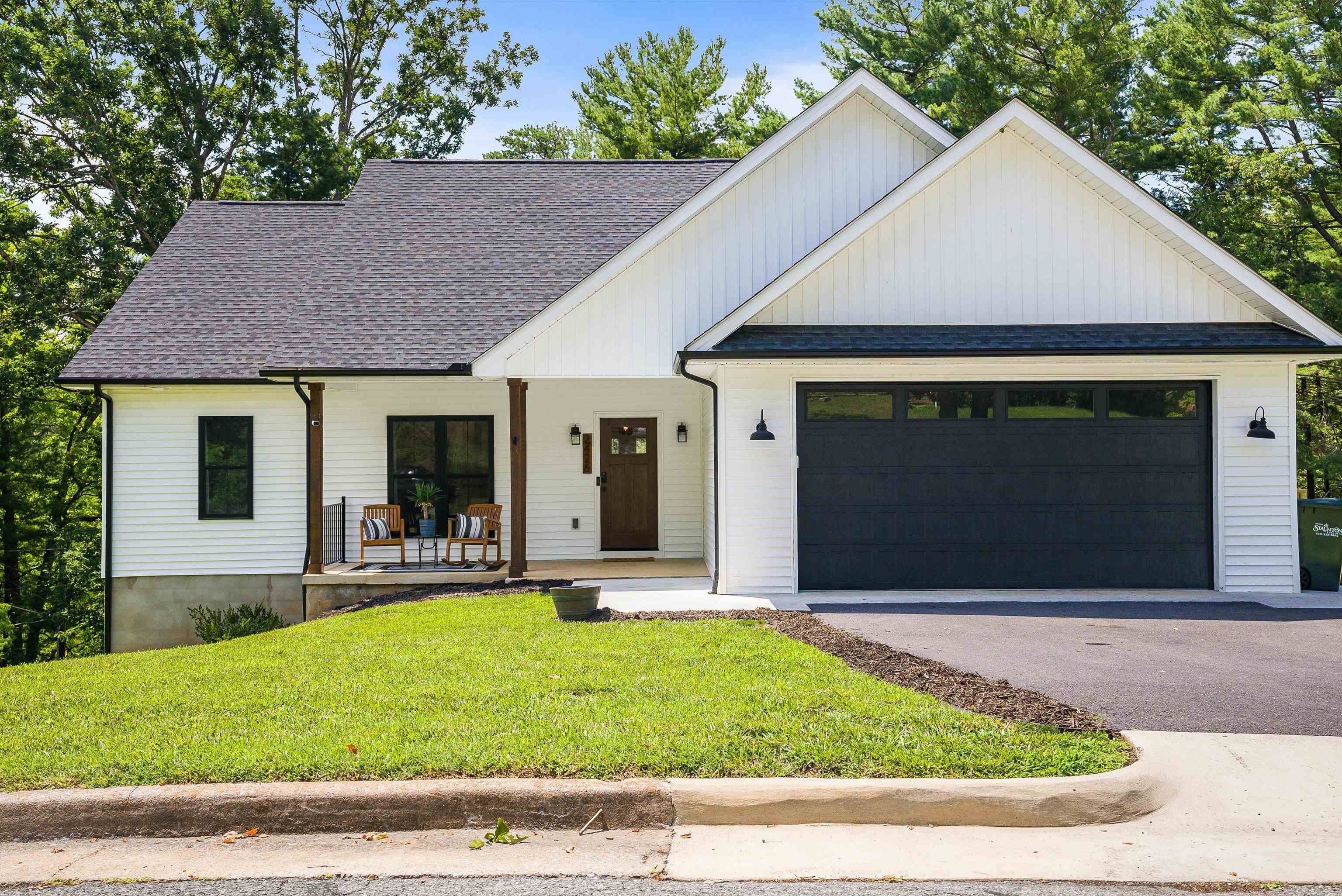 2426 PINEHILL CIR, STAUNTON, Virginia 24401, 4 Bedrooms Bedrooms, ,2 BathroomsBathrooms,Residential,2426 PINEHILL CIR,666572 MLS # 666572