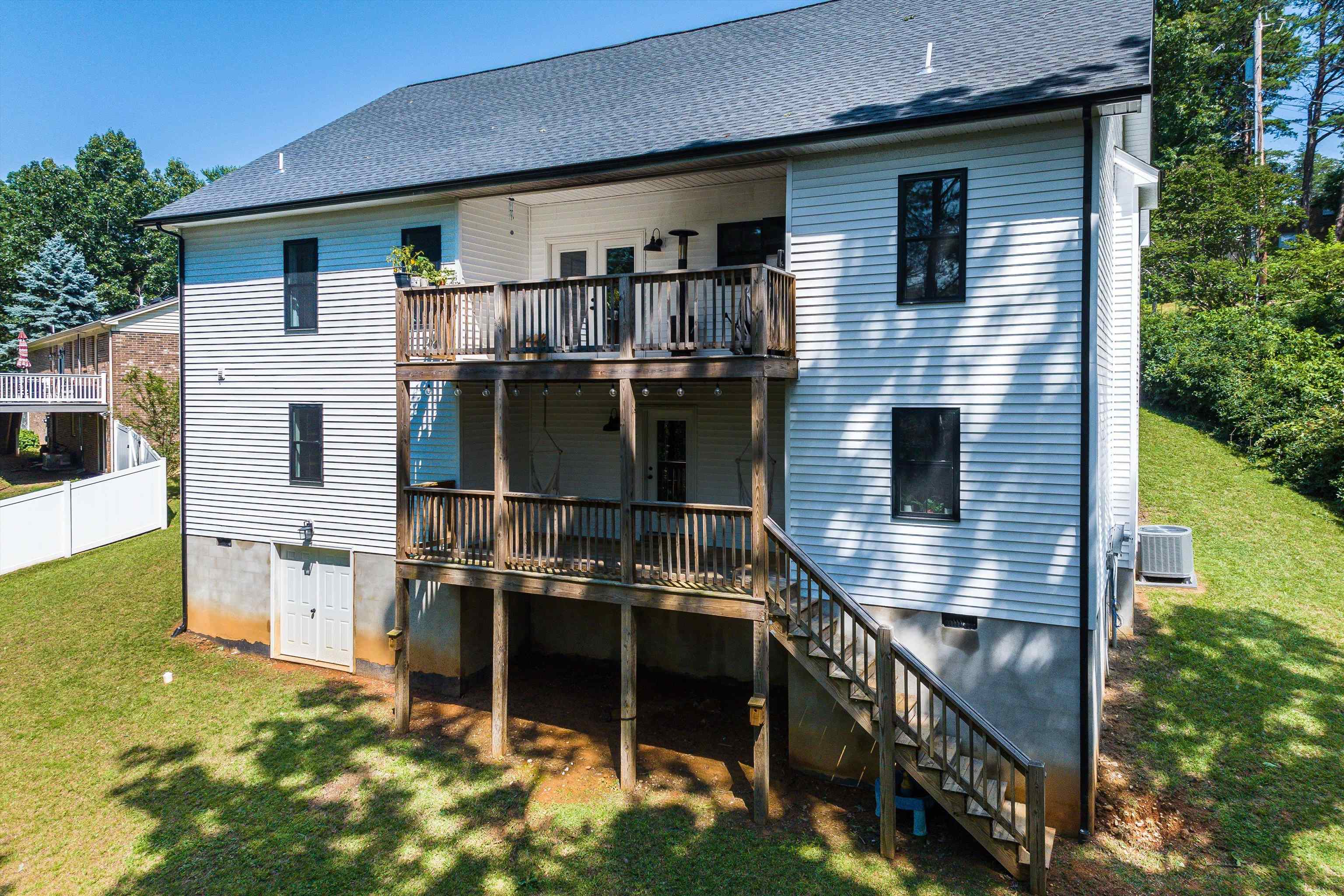 2426 PINEHILL CIR, STAUNTON, Virginia 24401, 4 Bedrooms Bedrooms, ,2 BathroomsBathrooms,Residential,2426 PINEHILL CIR,666572 MLS # 666572