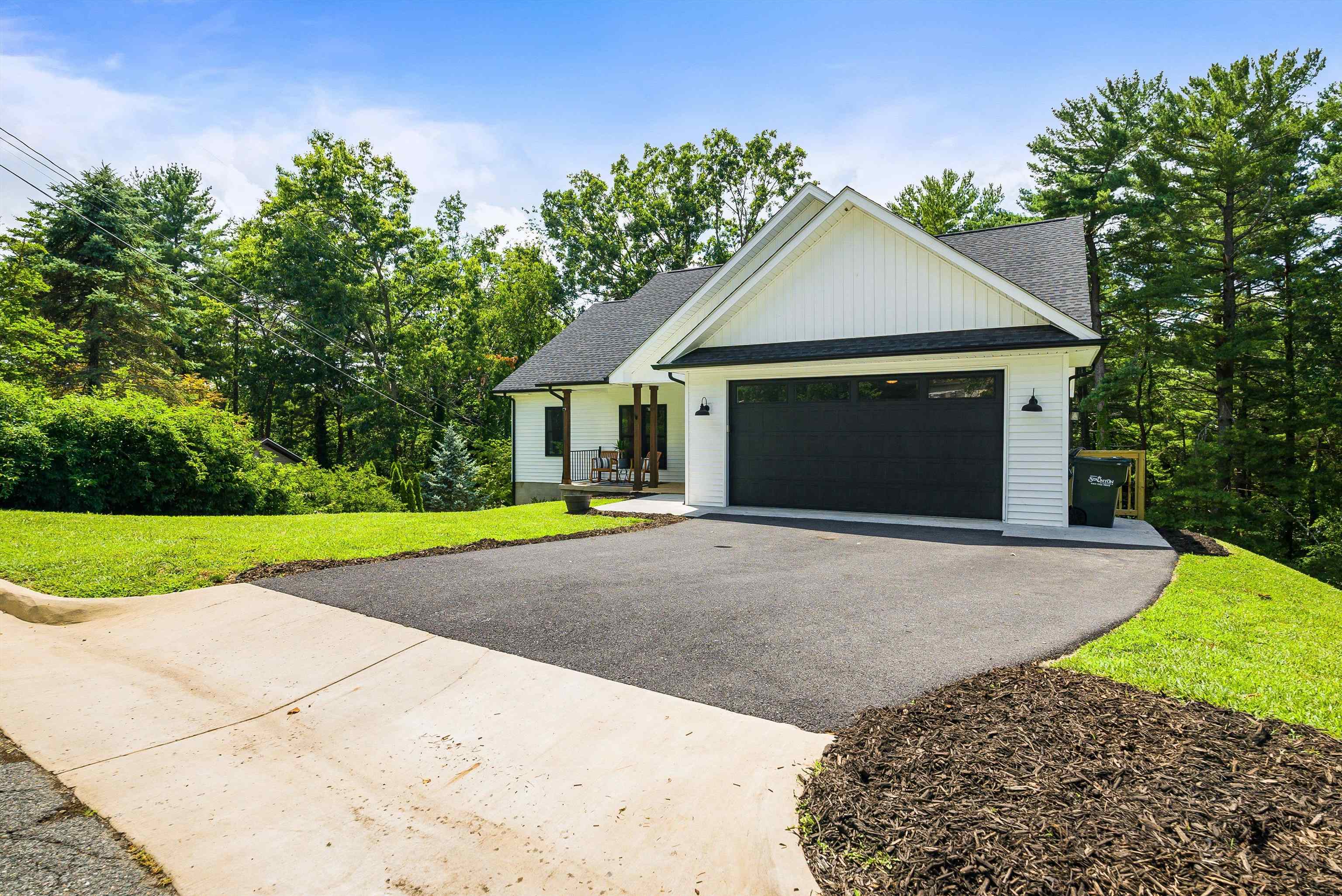 2426 PINEHILL CIR, STAUNTON, Virginia 24401, 4 Bedrooms Bedrooms, ,2 BathroomsBathrooms,Residential,2426 PINEHILL CIR,666572 MLS # 666572