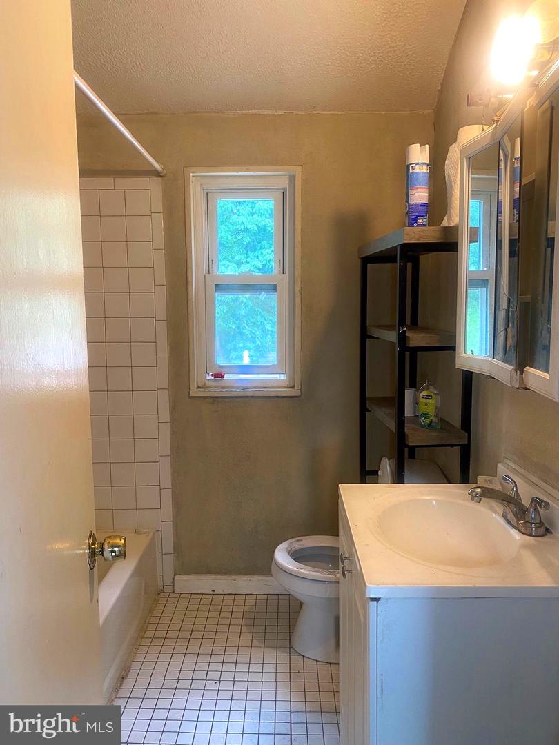 41 UNDERWOOD ST NW, WASHINGTON, District Of Columbia 20012, 2 Bedrooms Bedrooms, ,2 BathroomsBathrooms,Residential,For sale,41 UNDERWOOD ST NW,DCDC2201980 MLS # DCDC2201980