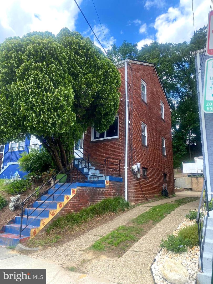 41 UNDERWOOD ST NW, WASHINGTON, District Of Columbia 20012, 2 Bedrooms Bedrooms, ,2 BathroomsBathrooms,Residential,For sale,41 UNDERWOOD ST NW,DCDC2201980 MLS # DCDC2201980