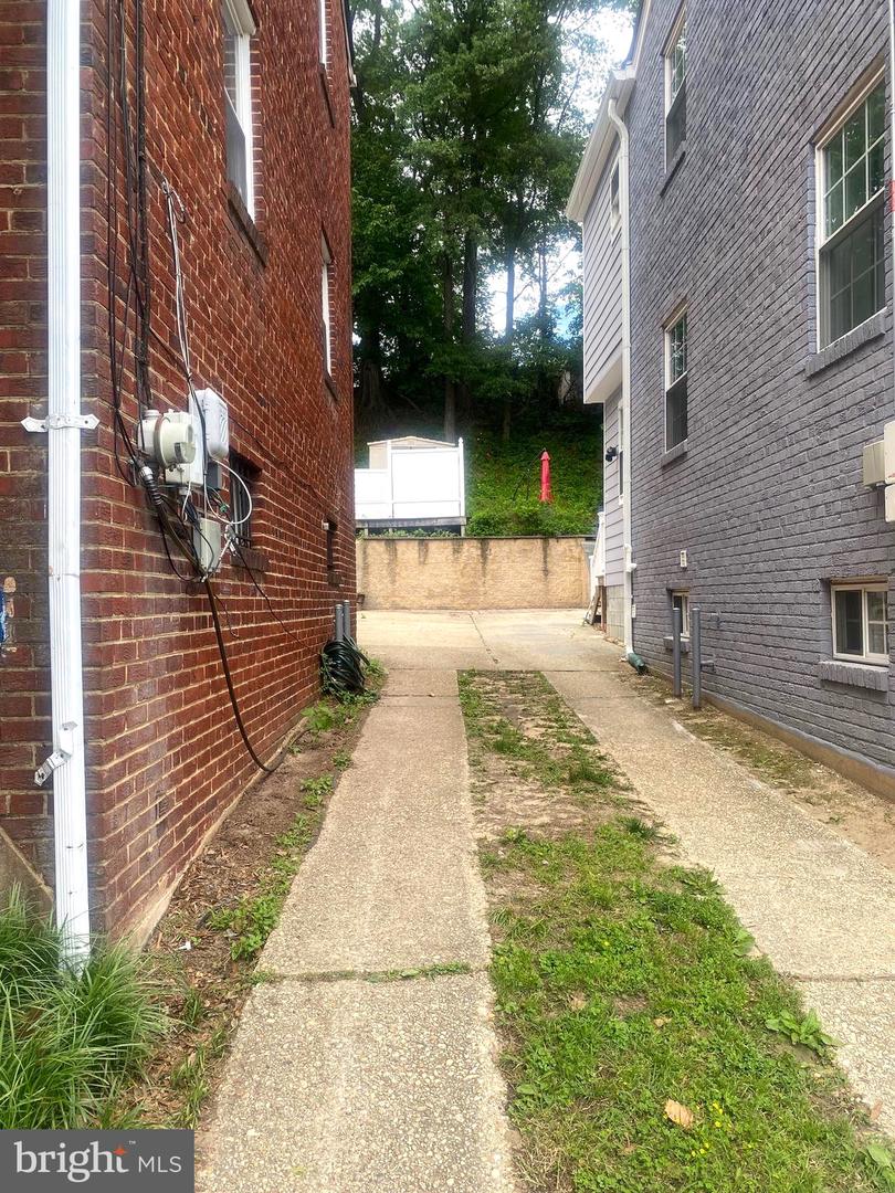 41 UNDERWOOD ST NW, WASHINGTON, District Of Columbia 20012, 2 Bedrooms Bedrooms, ,2 BathroomsBathrooms,Residential,For sale,41 UNDERWOOD ST NW,DCDC2201980 MLS # DCDC2201980