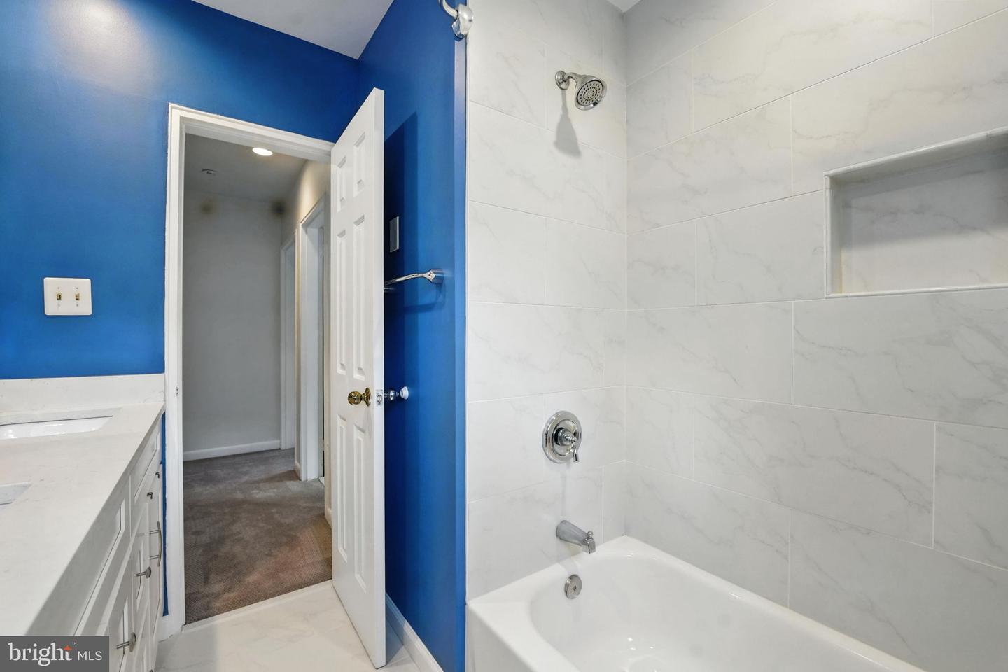 206 SKYHILL RD #6, ALEXANDRIA, Virginia 22314, 2 Bedrooms Bedrooms, ,1 BathroomBathrooms,Residential,For sale,206 SKYHILL RD #6,VAAX2046224 MLS # VAAX2046224