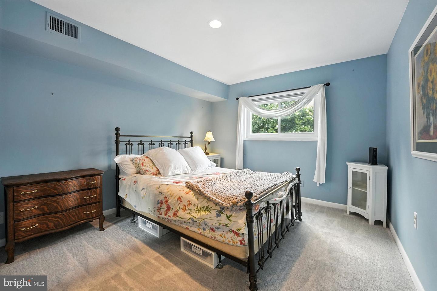 206 SKYHILL RD #6, ALEXANDRIA, Virginia 22314, 2 Bedrooms Bedrooms, ,1 BathroomBathrooms,Residential,For sale,206 SKYHILL RD #6,VAAX2046224 MLS # VAAX2046224