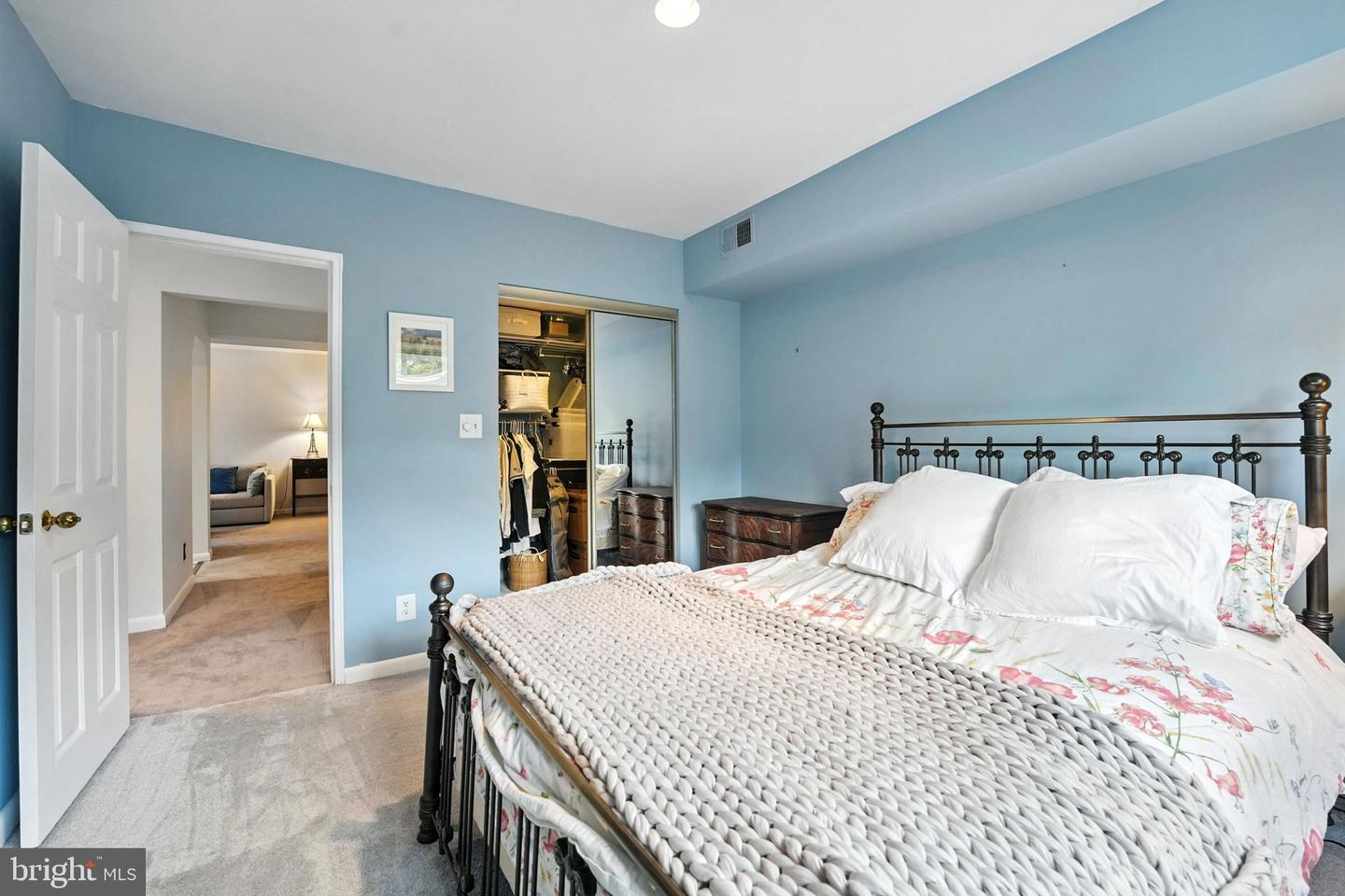 206 SKYHILL RD #6, ALEXANDRIA, Virginia 22314, 2 Bedrooms Bedrooms, ,1 BathroomBathrooms,Residential,For sale,206 SKYHILL RD #6,VAAX2046224 MLS # VAAX2046224