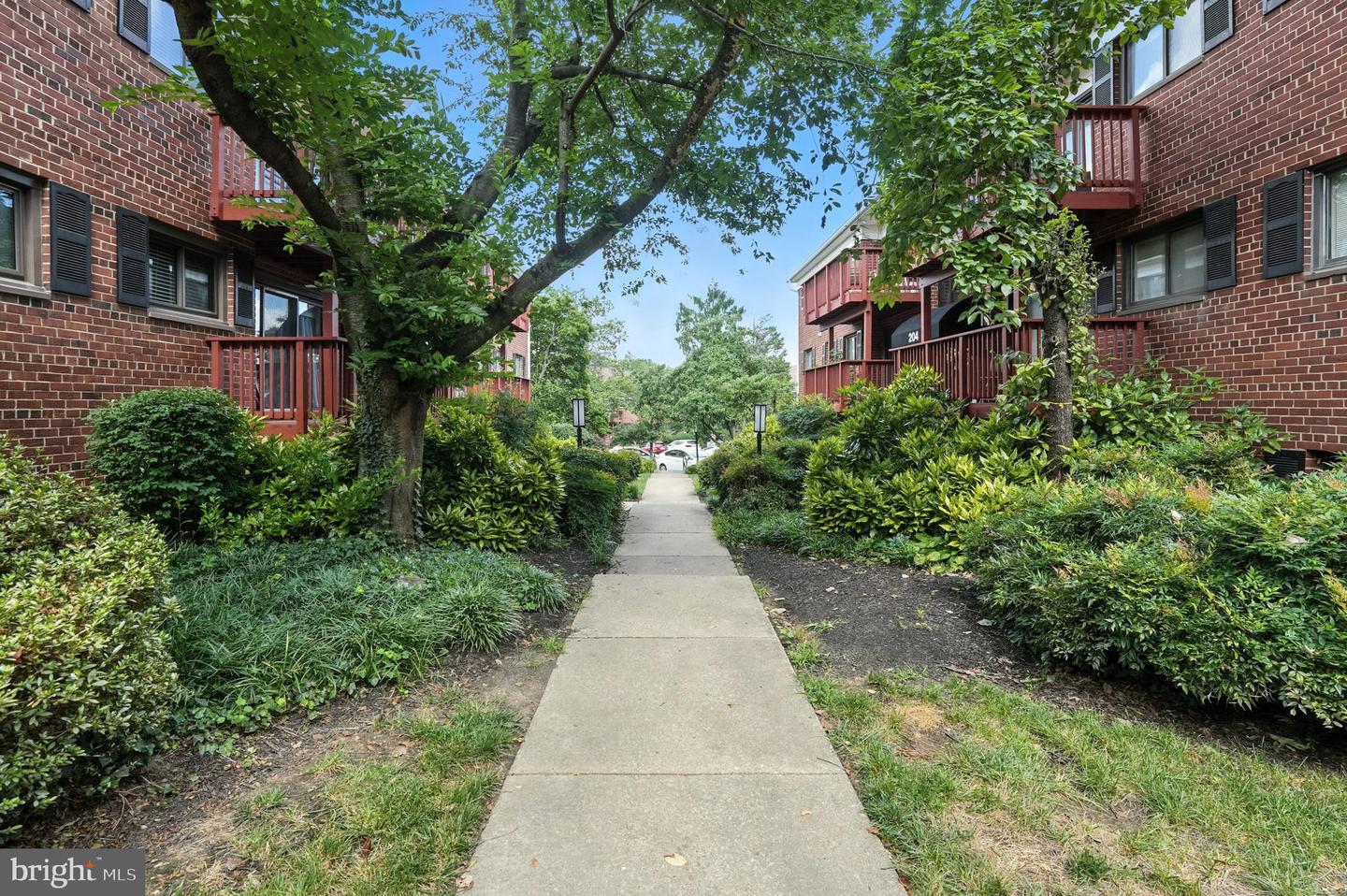206 SKYHILL RD #6, ALEXANDRIA, Virginia 22314, 2 Bedrooms Bedrooms, ,1 BathroomBathrooms,Residential,For sale,206 SKYHILL RD #6,VAAX2046224 MLS # VAAX2046224
