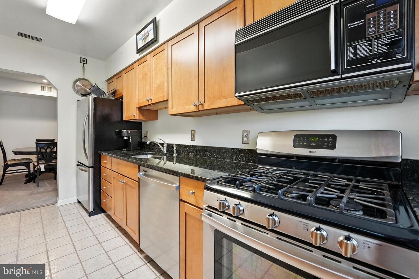 206 SKYHILL RD #6, ALEXANDRIA, Virginia 22314, 2 Bedrooms Bedrooms, ,1 BathroomBathrooms,Residential,For sale,206 SKYHILL RD #6,VAAX2046224 MLS # VAAX2046224