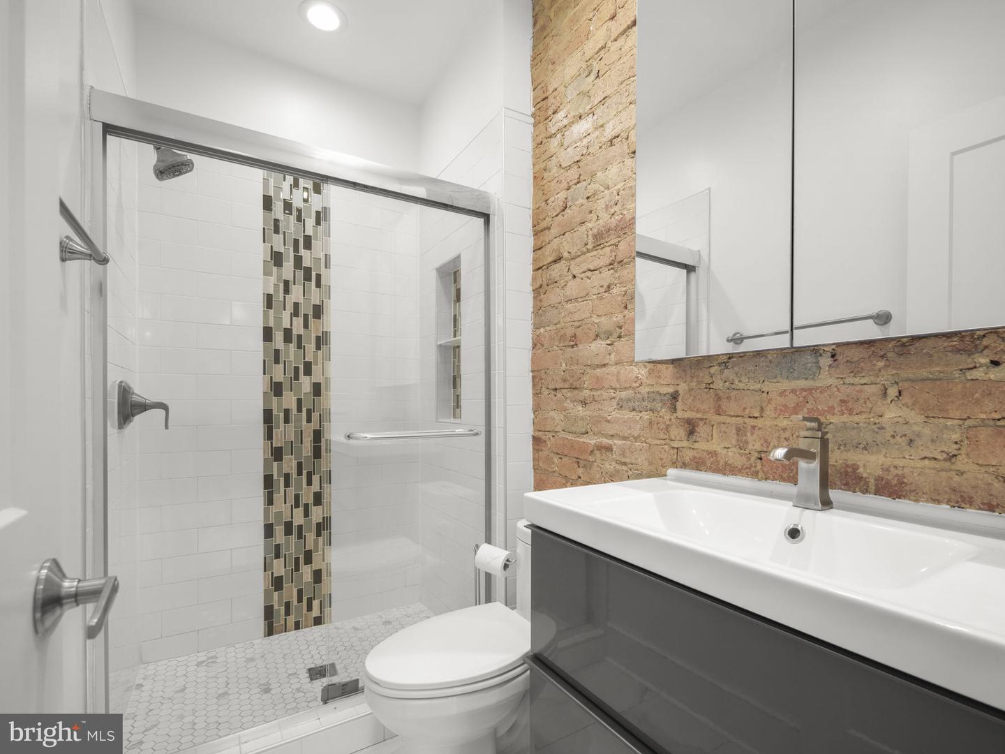 1623 POTOMAC AVE SE, WASHINGTON, District Of Columbia 20003, 2 Bedrooms Bedrooms, ,2 BathroomsBathrooms,Residential,For sale,1623 POTOMAC AVE SE,DCDC2205046 MLS # DCDC2205046