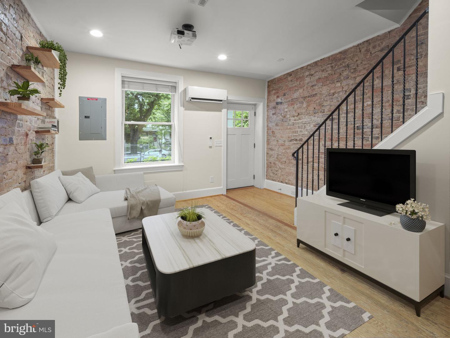 1623 POTOMAC AVE SE, WASHINGTON, District Of Columbia 20003, 2 Bedrooms Bedrooms, ,2 BathroomsBathrooms,Residential,For sale,1623 POTOMAC AVE SE,DCDC2205046 MLS # DCDC2205046
