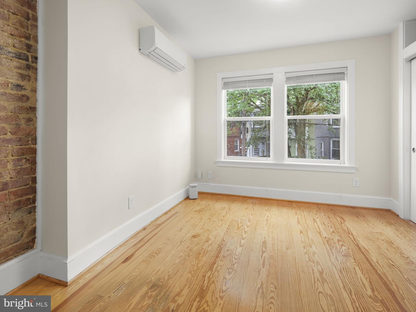 1623 POTOMAC AVE SE, WASHINGTON, District Of Columbia 20003, 2 Bedrooms Bedrooms, ,2 BathroomsBathrooms,Residential,For sale,1623 POTOMAC AVE SE,DCDC2205046 MLS # DCDC2205046