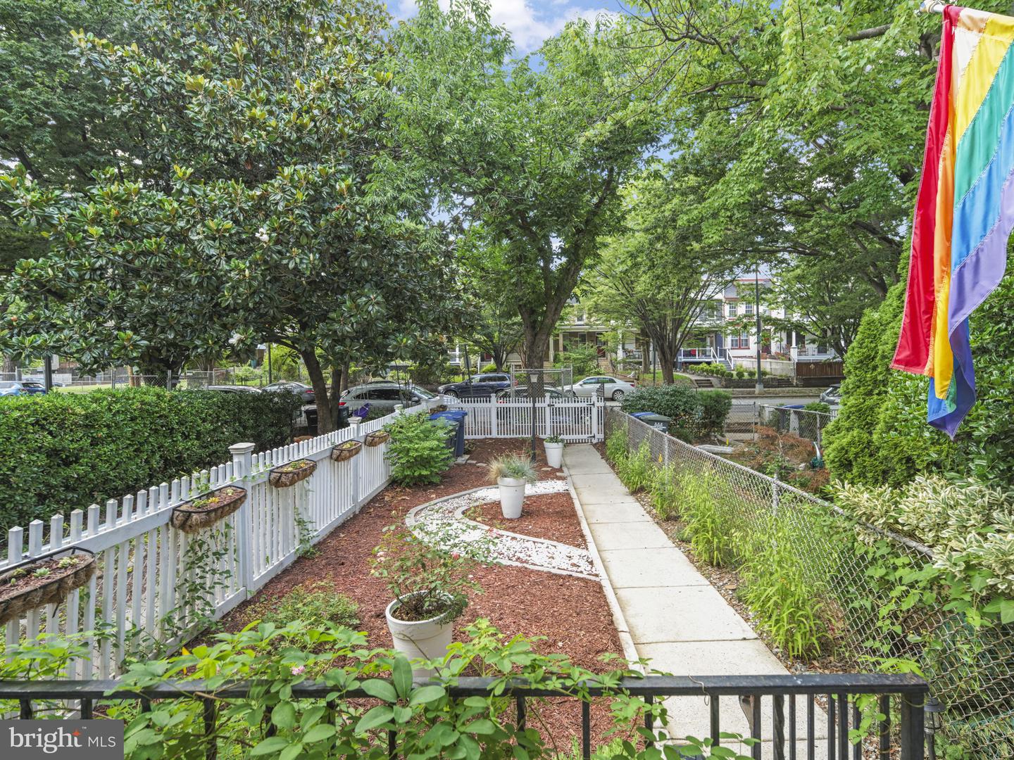1623 POTOMAC AVE SE, WASHINGTON, District Of Columbia 20003, 2 Bedrooms Bedrooms, ,2 BathroomsBathrooms,Residential,For sale,1623 POTOMAC AVE SE,DCDC2205046 MLS # DCDC2205046