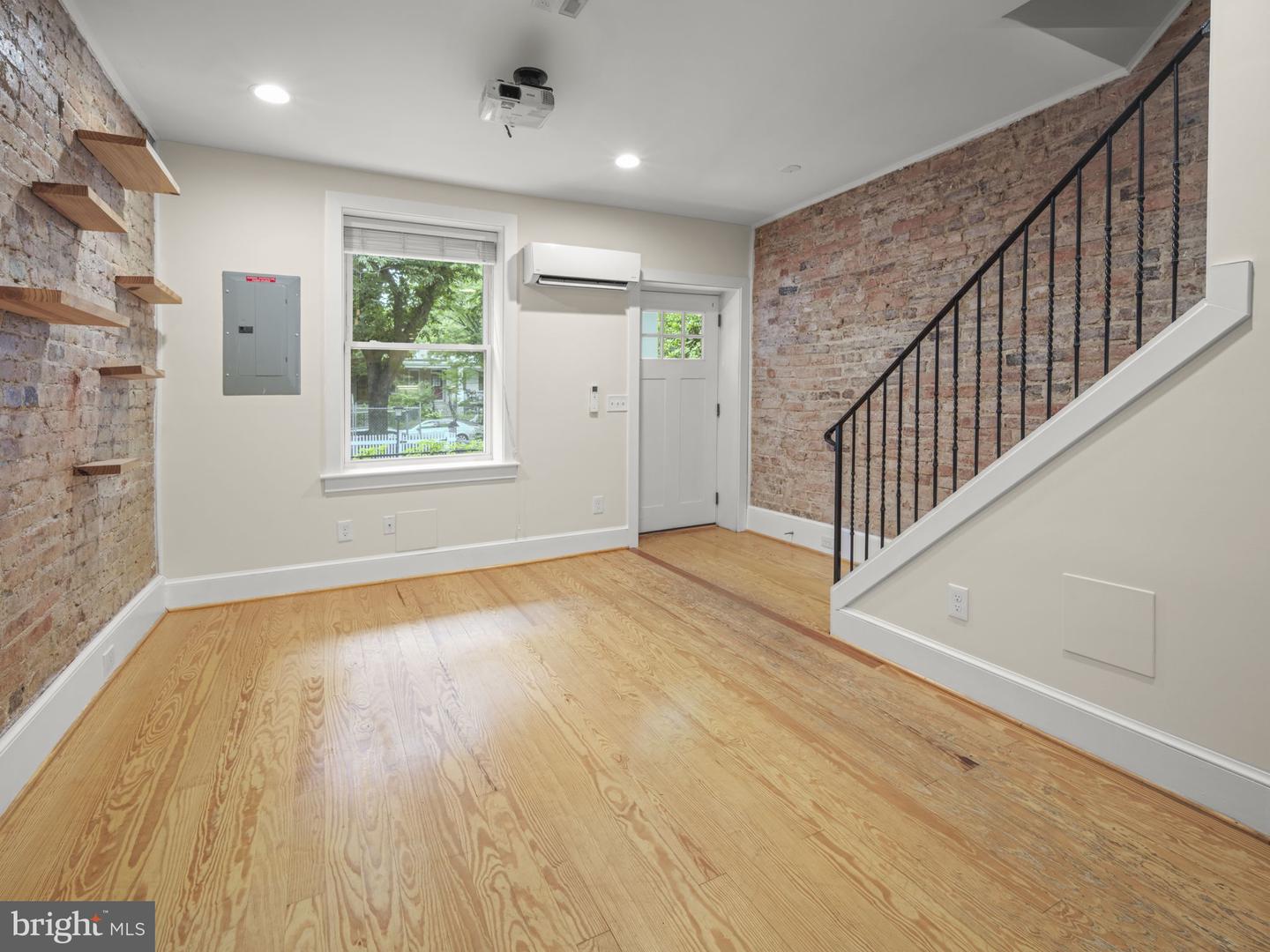 1623 POTOMAC AVE SE, WASHINGTON, District Of Columbia 20003, 2 Bedrooms Bedrooms, ,2 BathroomsBathrooms,Residential,For sale,1623 POTOMAC AVE SE,DCDC2205046 MLS # DCDC2205046