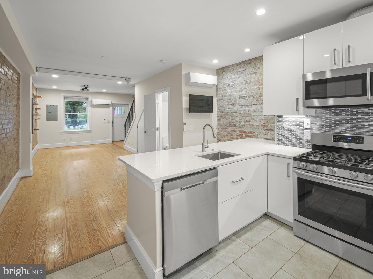 1623 POTOMAC AVE SE, WASHINGTON, District Of Columbia 20003, 2 Bedrooms Bedrooms, ,2 BathroomsBathrooms,Residential,For sale,1623 POTOMAC AVE SE,DCDC2205046 MLS # DCDC2205046