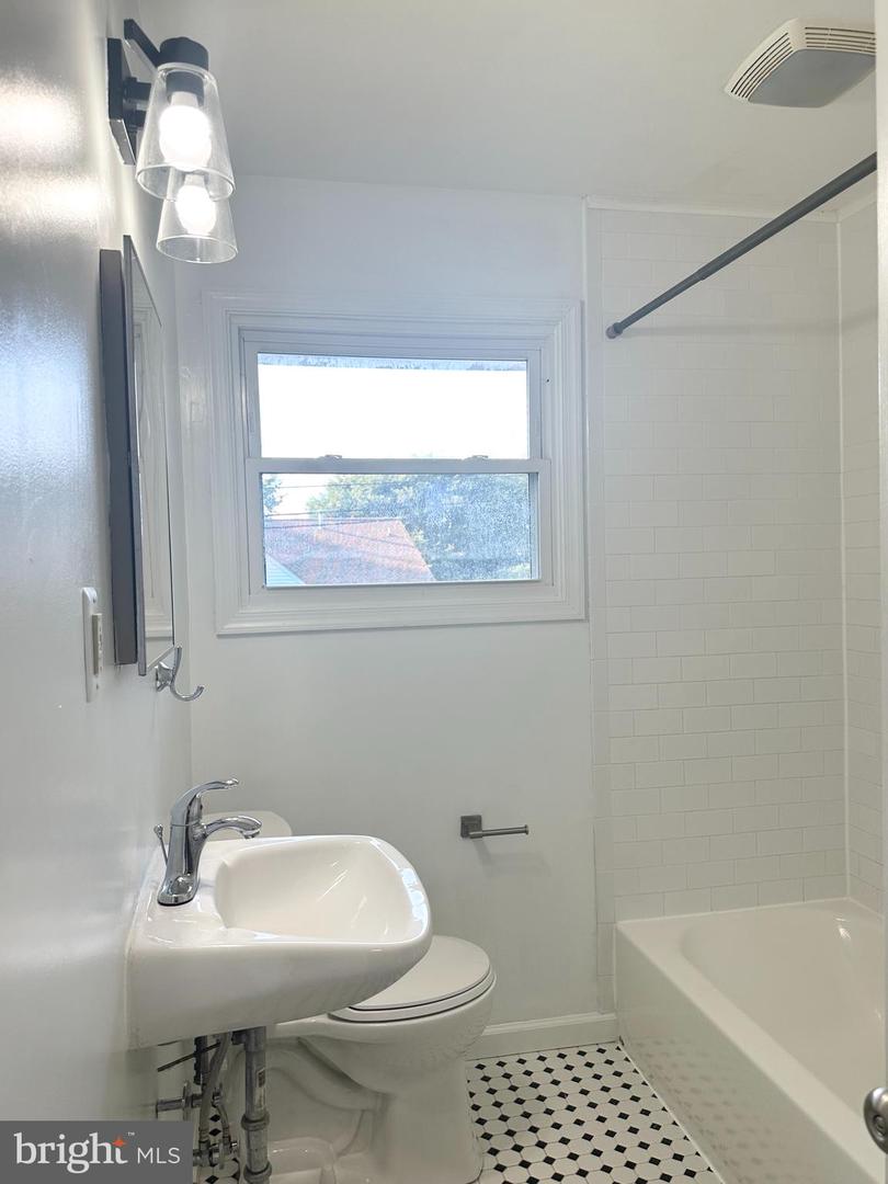 501 LESCO BLVD, CULPEPER, Virginia 22701, 3 Bedrooms Bedrooms, ,1 BathroomBathrooms,Residential,For sale,501 LESCO BLVD,VACU2010774 MLS # VACU2010774