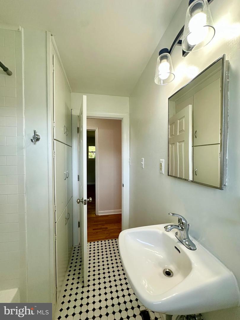 501 LESCO BLVD, CULPEPER, Virginia 22701, 3 Bedrooms Bedrooms, ,1 BathroomBathrooms,Residential,For sale,501 LESCO BLVD,VACU2010774 MLS # VACU2010774