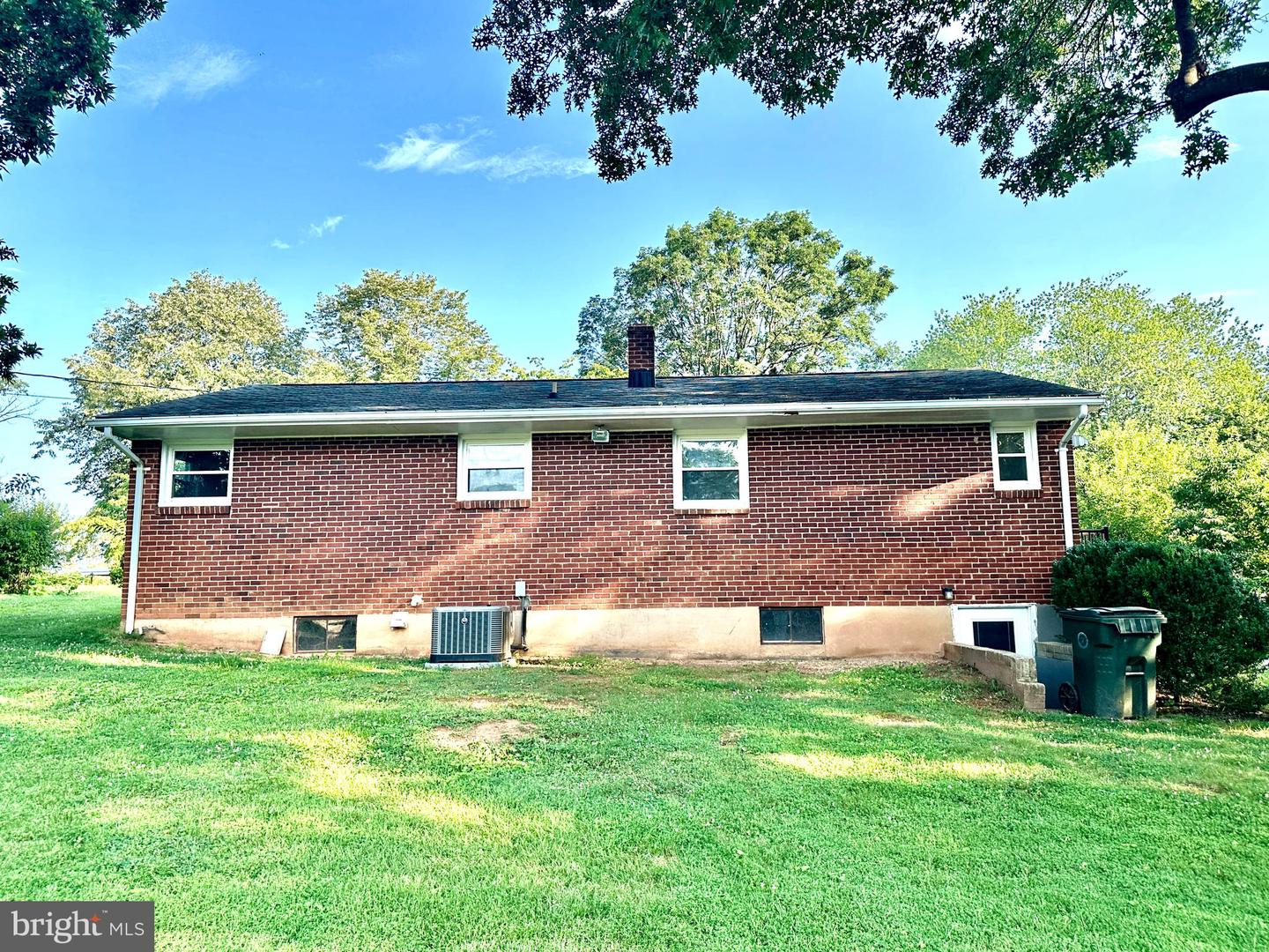 501 LESCO BLVD, CULPEPER, Virginia 22701, 3 Bedrooms Bedrooms, ,1 BathroomBathrooms,Residential,For sale,501 LESCO BLVD,VACU2010774 MLS # VACU2010774