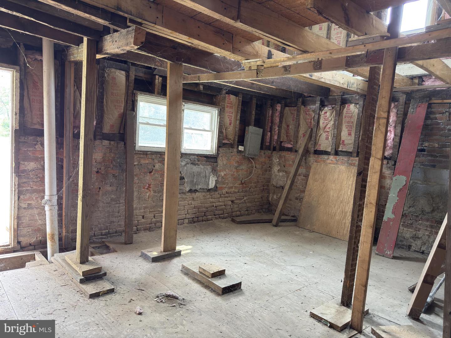 330 HARRISON AVE NW, ROANOKE, Virginia 24016, 2 Bedrooms Bedrooms, ,1 BathroomBathrooms,Residential,For sale,330 HARRISON AVE NW,VARA2000038 MLS # VARA2000038