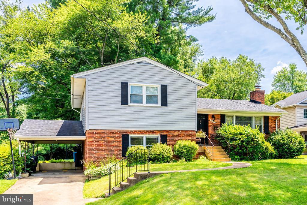 7107 SEA CLIFF RD, MCLEAN, Virginia 22101, 3 Bedrooms Bedrooms, ,3 BathroomsBathrooms,Residential,For sale,7107 SEA CLIFF RD,VAFX2249374 MLS # VAFX2249374