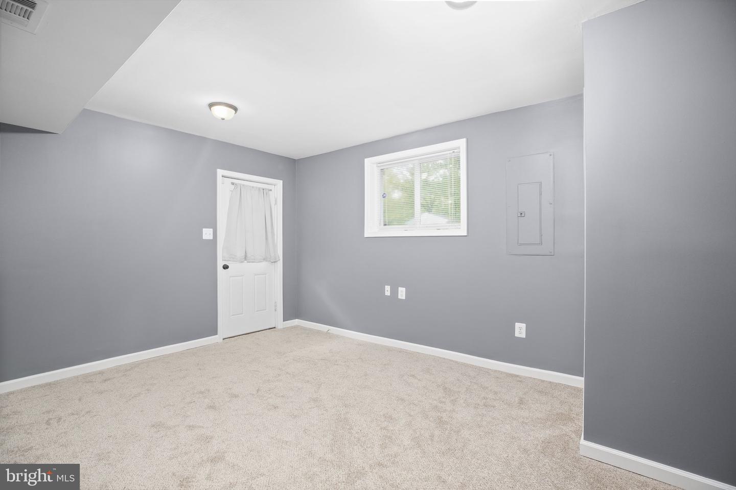 11002 MEADOWLARK LN, SPOTSYLVANIA, Virginia 22553, 5 Bedrooms Bedrooms, 12 Rooms Rooms,2 BathroomsBathrooms,Residential,For sale,11002 MEADOWLARK LN,VASP2034180 MLS # VASP2034180