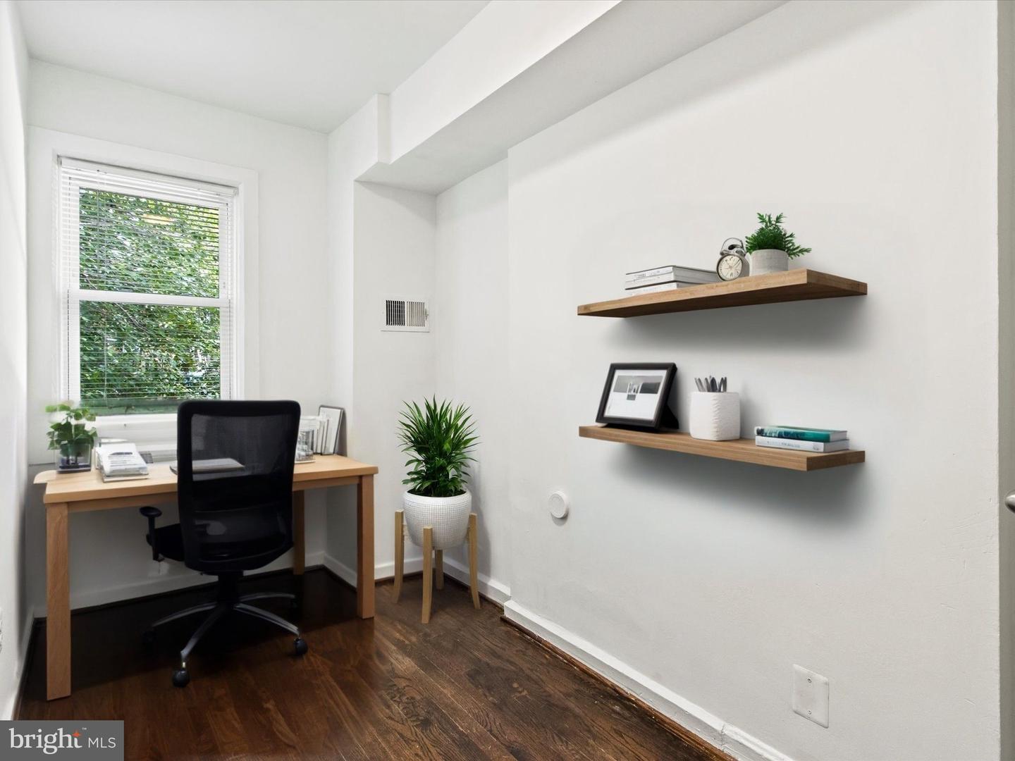 1260 16TH ST NE, WASHINGTON, District Of Columbia 20002, 3 Bedrooms Bedrooms, ,1 BathroomBathrooms,Residential,For sale,1260 16TH ST NE,DCDC2208230 MLS # DCDC2208230