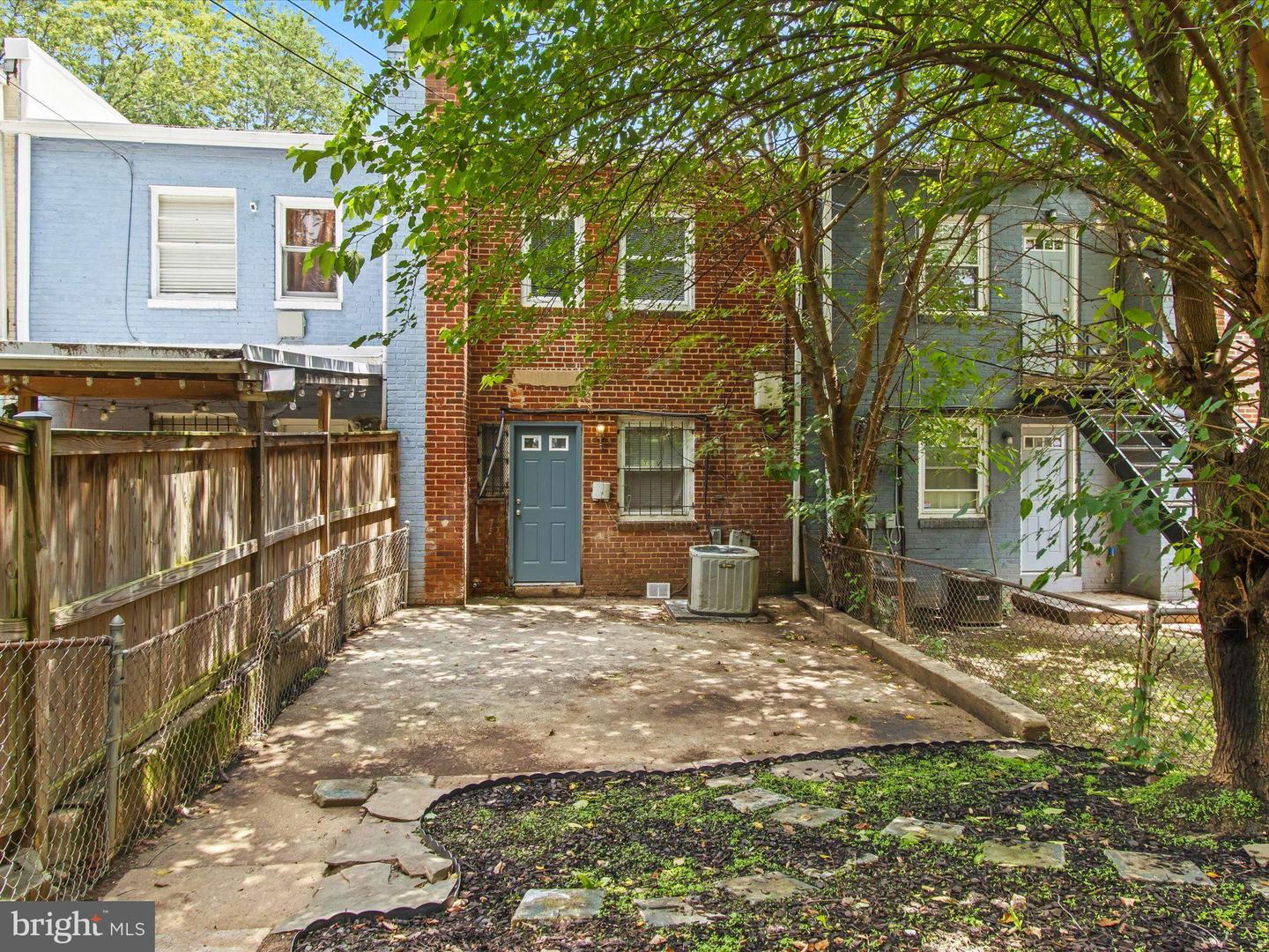 1260 16TH ST NE, WASHINGTON, District Of Columbia 20002, 3 Bedrooms Bedrooms, ,1 BathroomBathrooms,Residential,For sale,1260 16TH ST NE,DCDC2208230 MLS # DCDC2208230