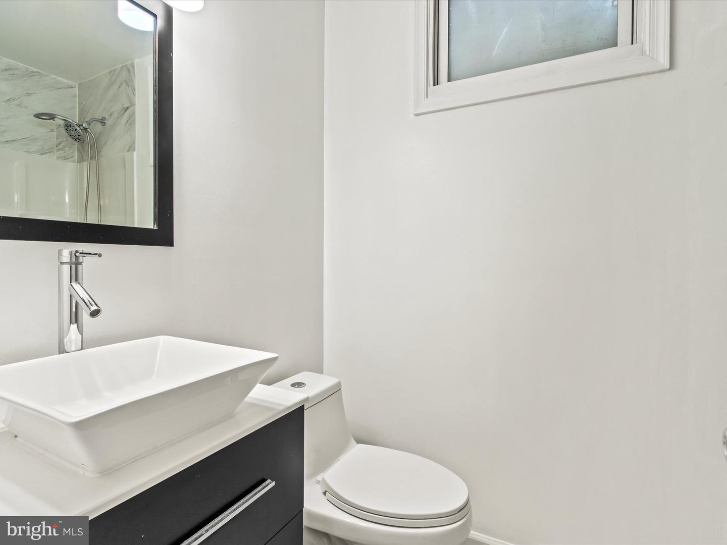 1260 16TH ST NE, WASHINGTON, District Of Columbia 20002, 3 Bedrooms Bedrooms, ,1 BathroomBathrooms,Residential,For sale,1260 16TH ST NE,DCDC2208230 MLS # DCDC2208230