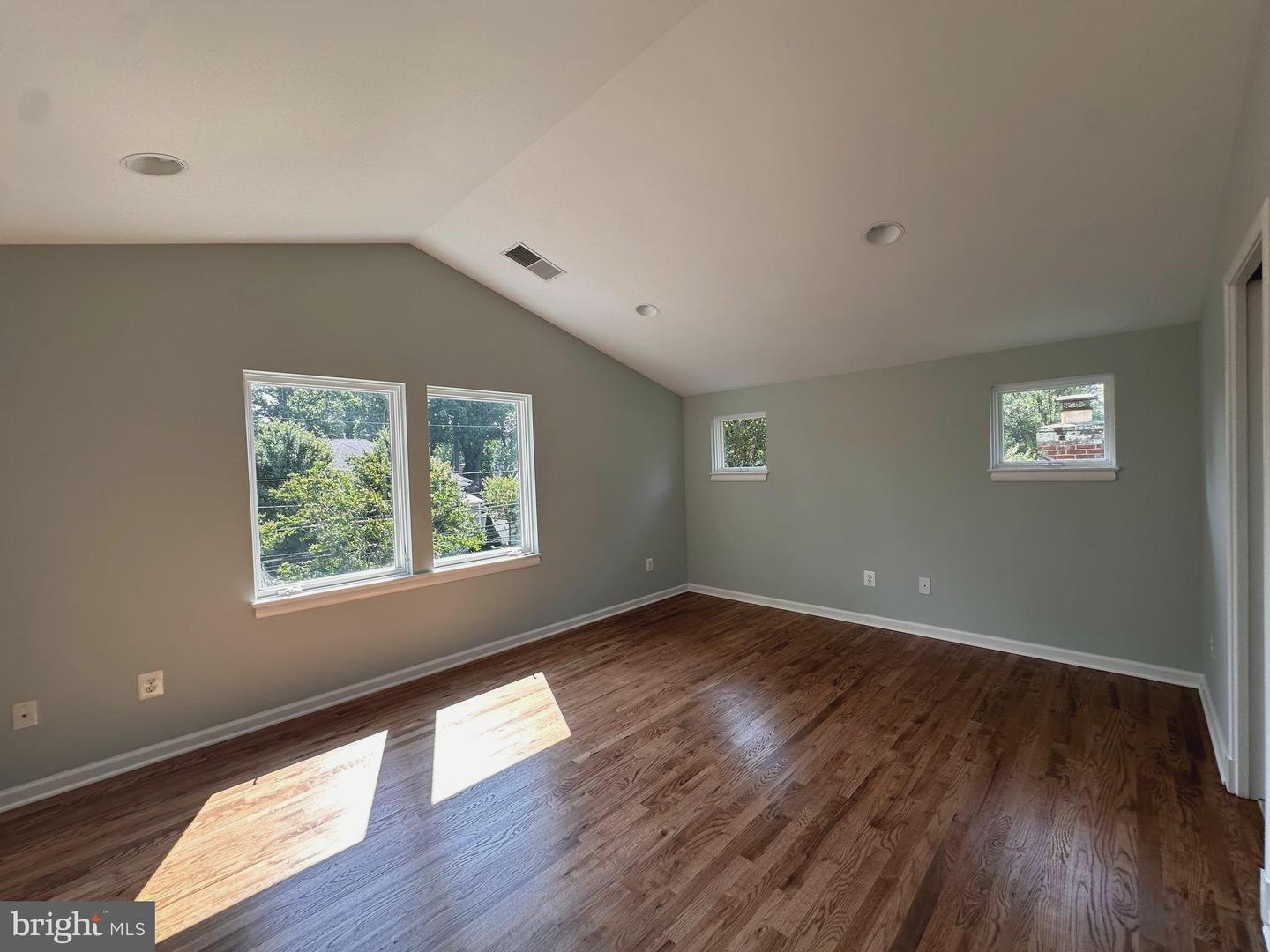 1518 N EDISON ST, ARLINGTON, Virginia 22205, 4 Bedrooms Bedrooms, 10 Rooms Rooms,2 BathroomsBathrooms,Residential,For sale,1518 N EDISON ST,VAAR2060024 MLS # VAAR2060024