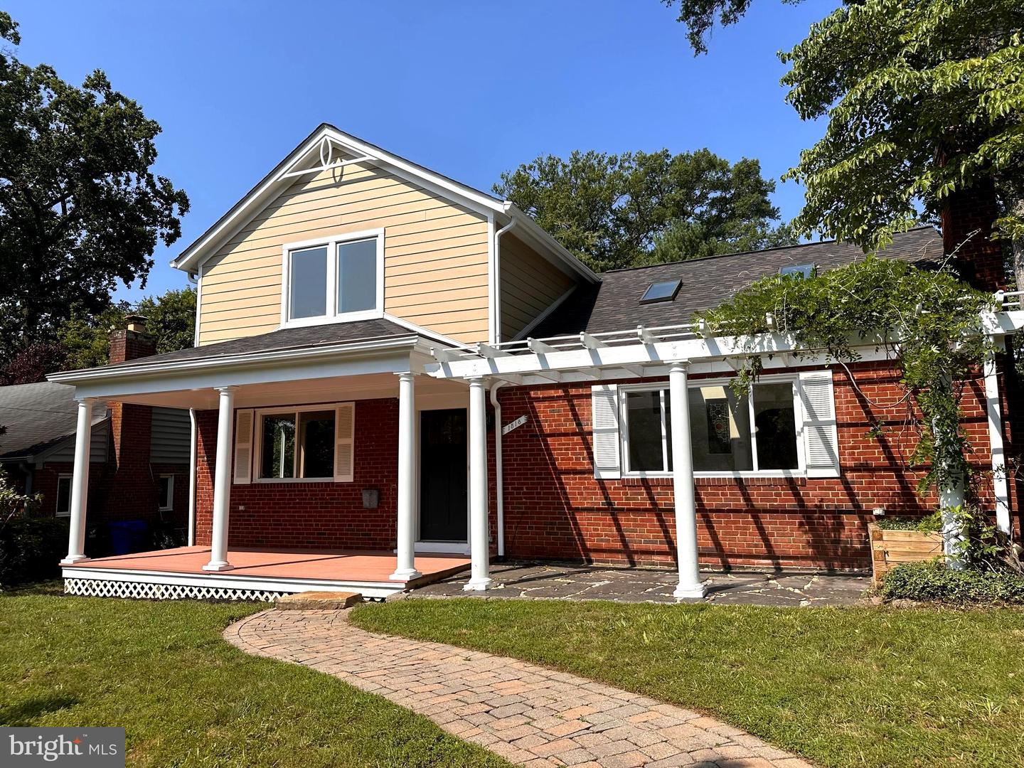 1518 N EDISON ST, ARLINGTON, Virginia 22205, 4 Bedrooms Bedrooms, 10 Rooms Rooms,2 BathroomsBathrooms,Residential,For sale,1518 N EDISON ST,VAAR2060024 MLS # VAAR2060024