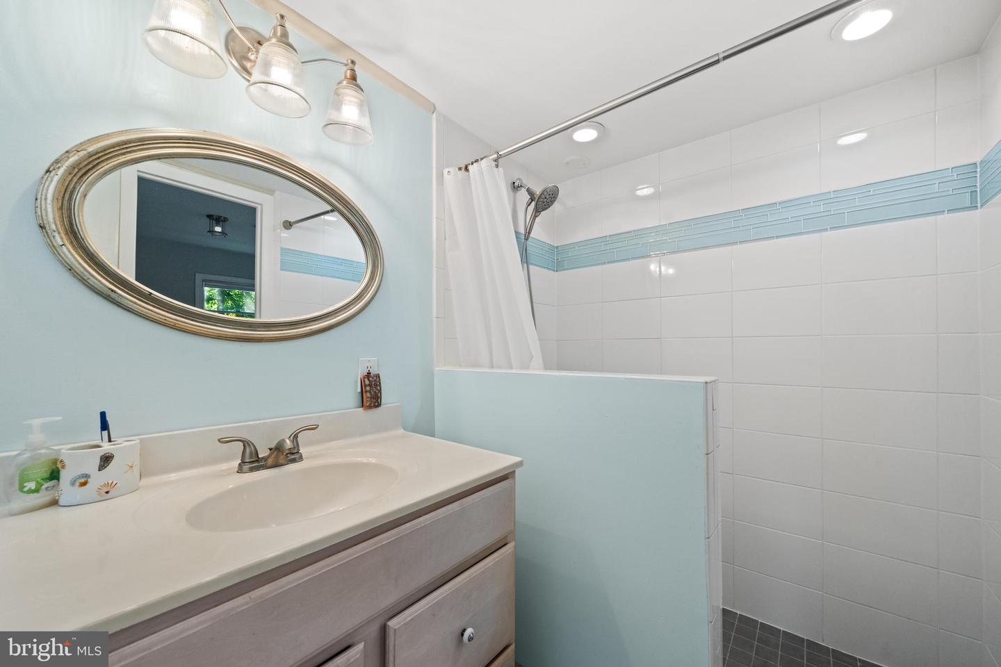 8721 WATERFORD RD, ALEXANDRIA, Virginia 22308, 5 Bedrooms Bedrooms, ,3 BathroomsBathrooms,Residential,For sale,8721 WATERFORD RD,VAFX2253172 MLS # VAFX2253172