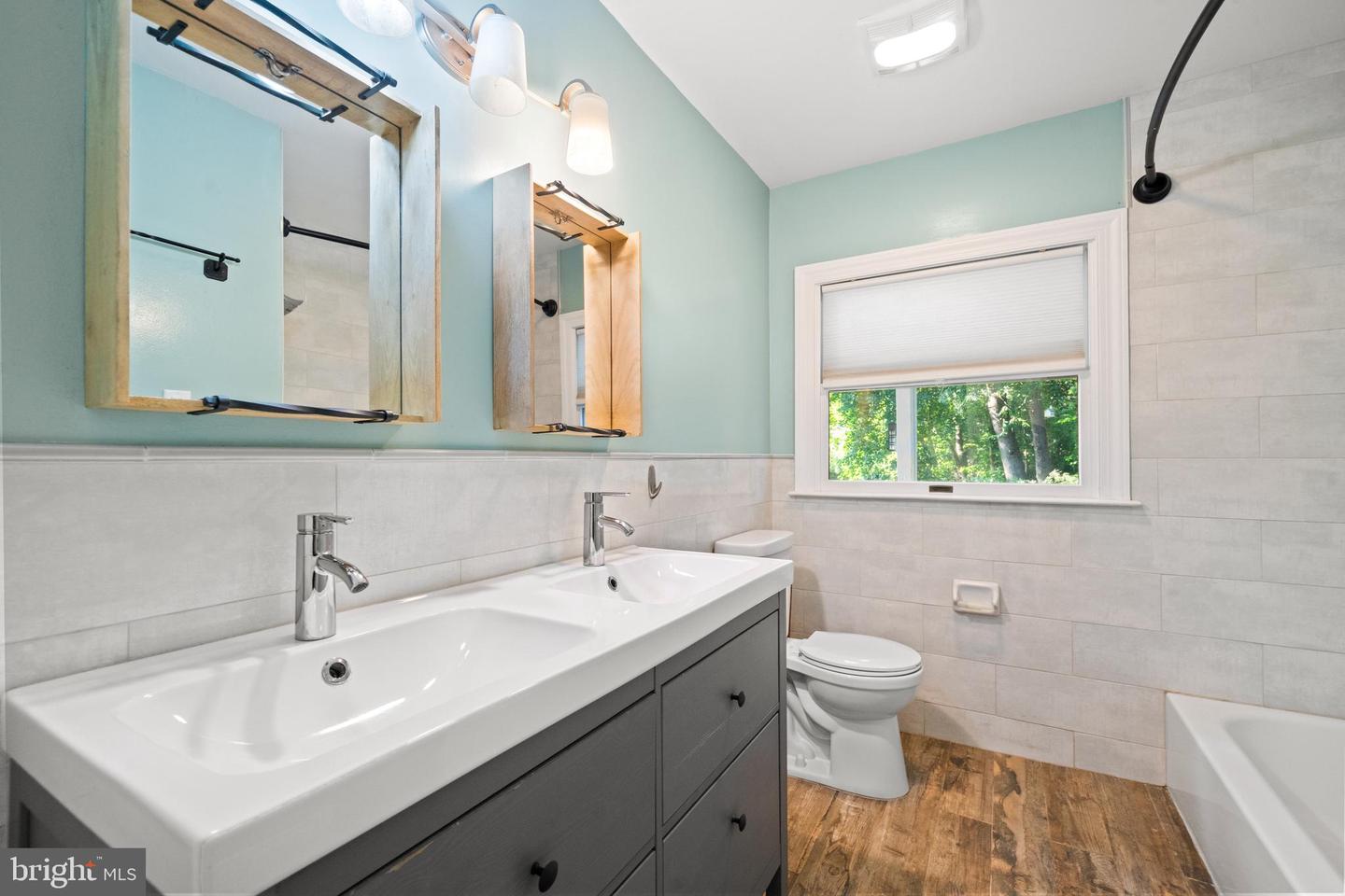 8721 WATERFORD RD, ALEXANDRIA, Virginia 22308, 5 Bedrooms Bedrooms, ,3 BathroomsBathrooms,Residential,For sale,8721 WATERFORD RD,VAFX2253172 MLS # VAFX2253172