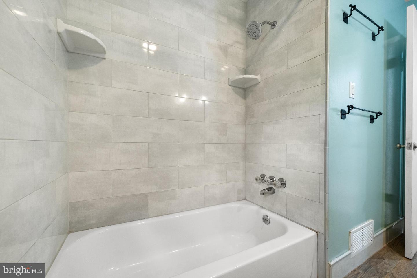 8721 WATERFORD RD, ALEXANDRIA, Virginia 22308, 5 Bedrooms Bedrooms, ,3 BathroomsBathrooms,Residential,For sale,8721 WATERFORD RD,VAFX2253172 MLS # VAFX2253172