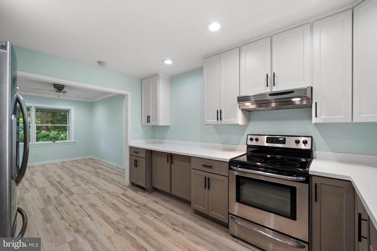 8721 WATERFORD RD, ALEXANDRIA, Virginia 22308, 5 Bedrooms Bedrooms, ,3 BathroomsBathrooms,Residential,For sale,8721 WATERFORD RD,VAFX2253172 MLS # VAFX2253172