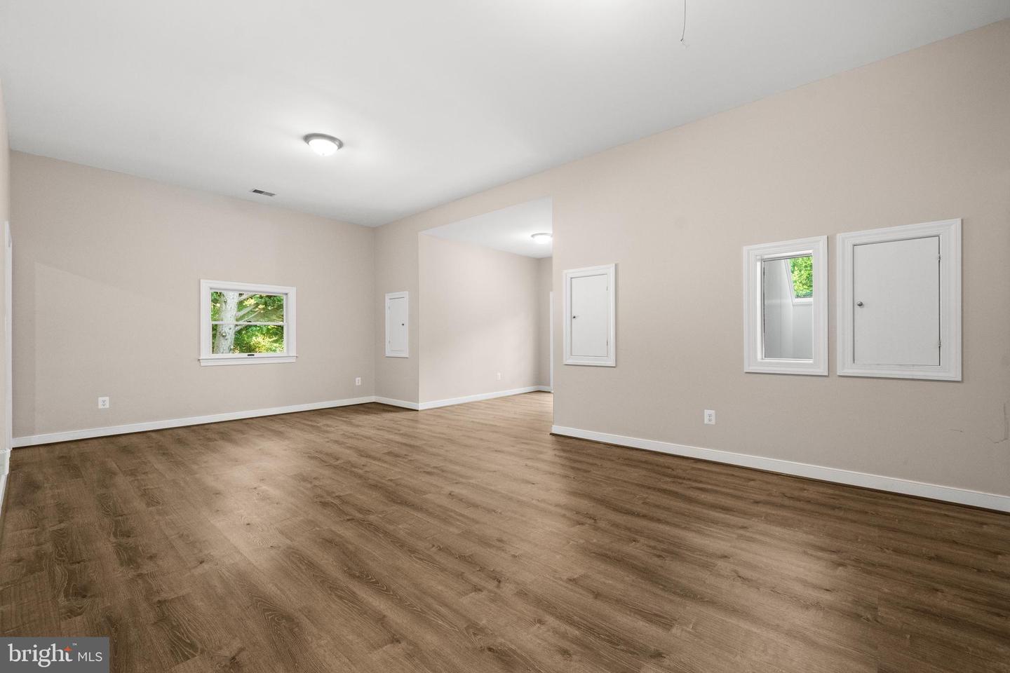 8721 WATERFORD RD, ALEXANDRIA, Virginia 22308, 5 Bedrooms Bedrooms, ,3 BathroomsBathrooms,Residential,For sale,8721 WATERFORD RD,VAFX2253172 MLS # VAFX2253172
