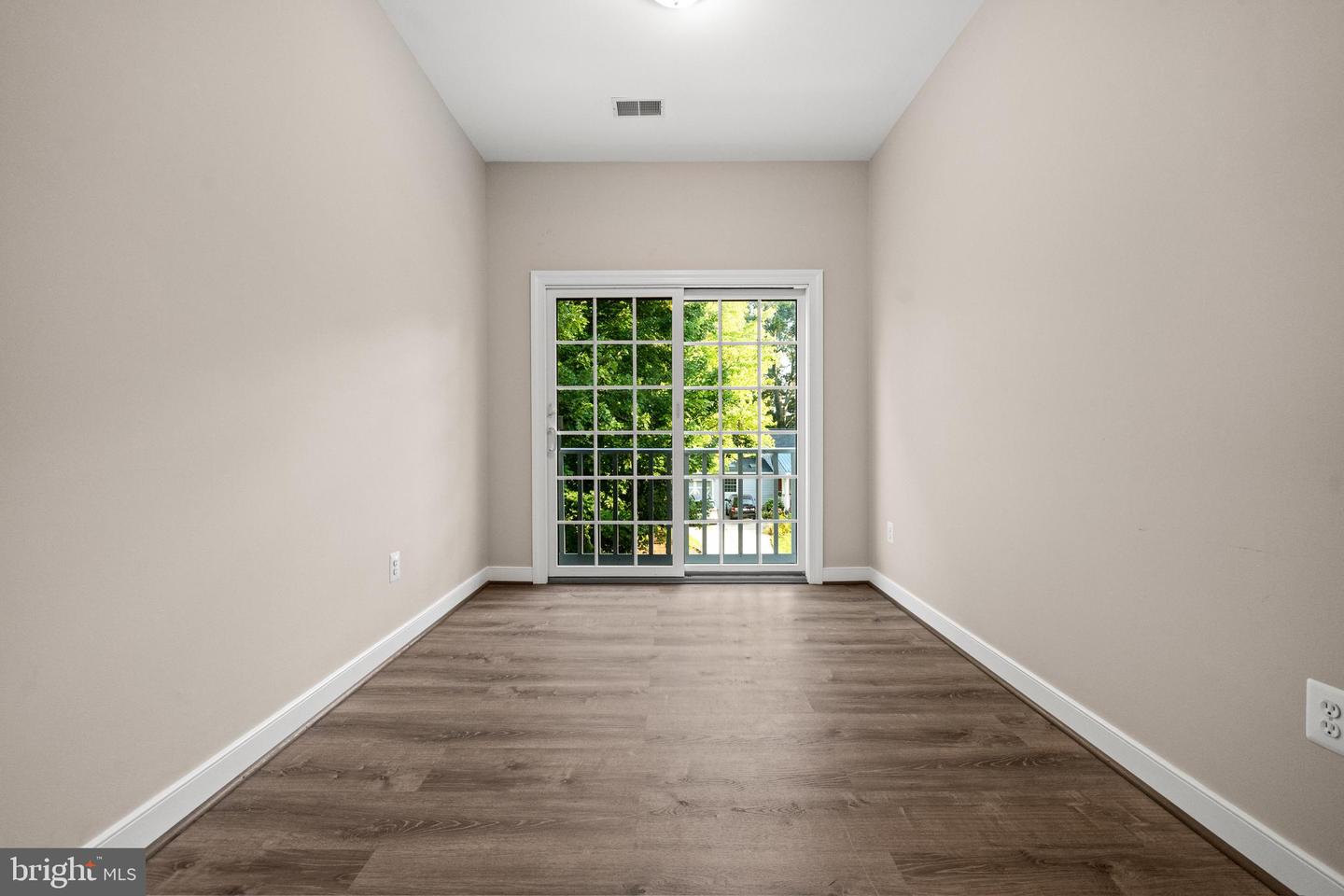 8721 WATERFORD RD, ALEXANDRIA, Virginia 22308, 5 Bedrooms Bedrooms, ,3 BathroomsBathrooms,Residential,For sale,8721 WATERFORD RD,VAFX2253172 MLS # VAFX2253172