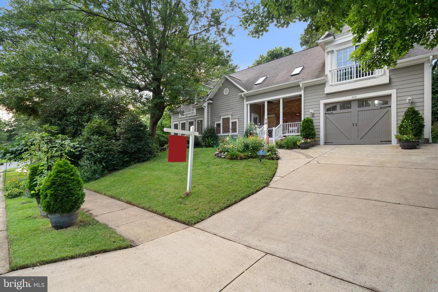 8721 WATERFORD RD, ALEXANDRIA, Virginia 22308, 5 Bedrooms Bedrooms, ,3 BathroomsBathrooms,Residential,For sale,8721 WATERFORD RD,VAFX2253172 MLS # VAFX2253172