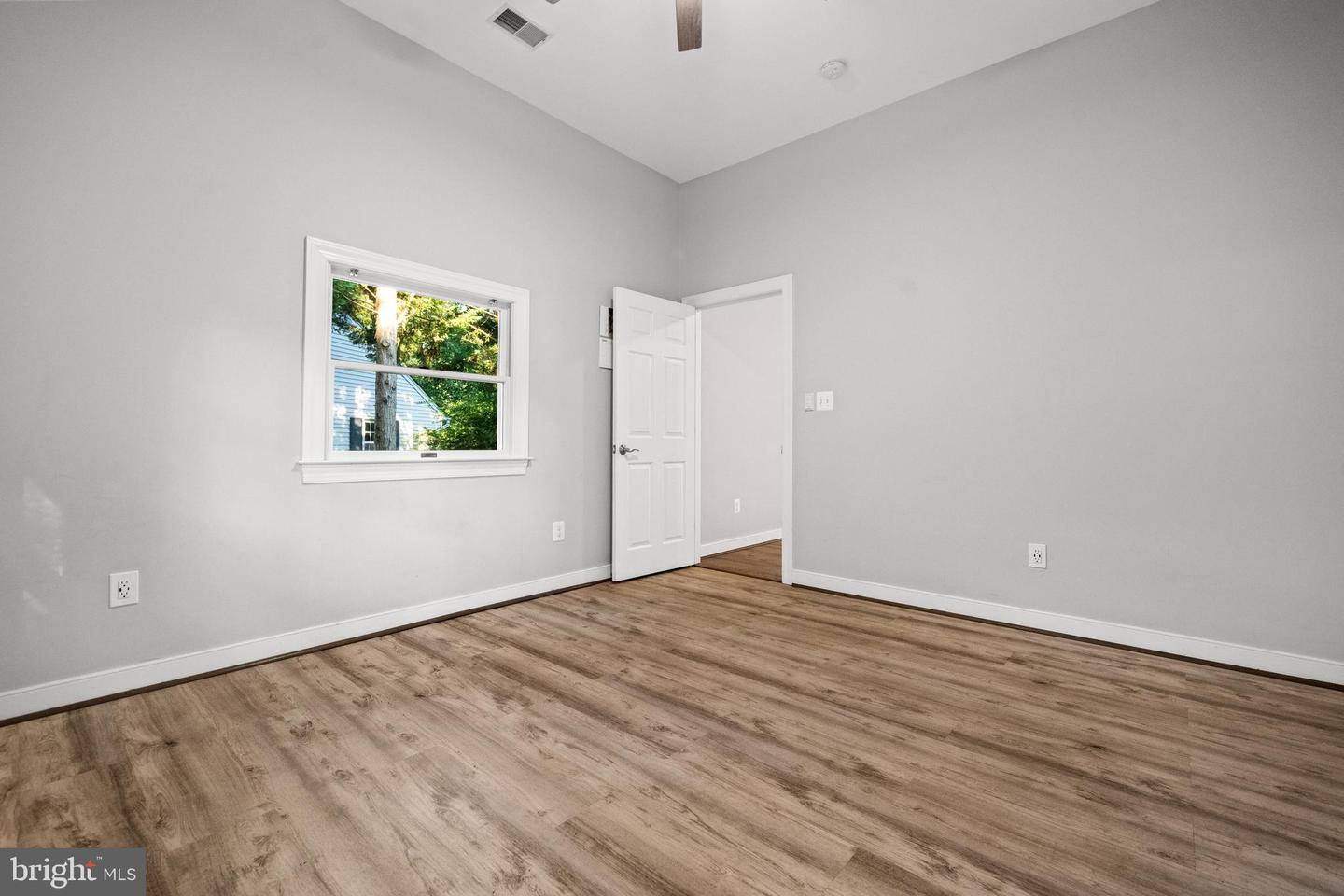 8721 WATERFORD RD, ALEXANDRIA, Virginia 22308, 5 Bedrooms Bedrooms, ,3 BathroomsBathrooms,Residential,For sale,8721 WATERFORD RD,VAFX2253172 MLS # VAFX2253172