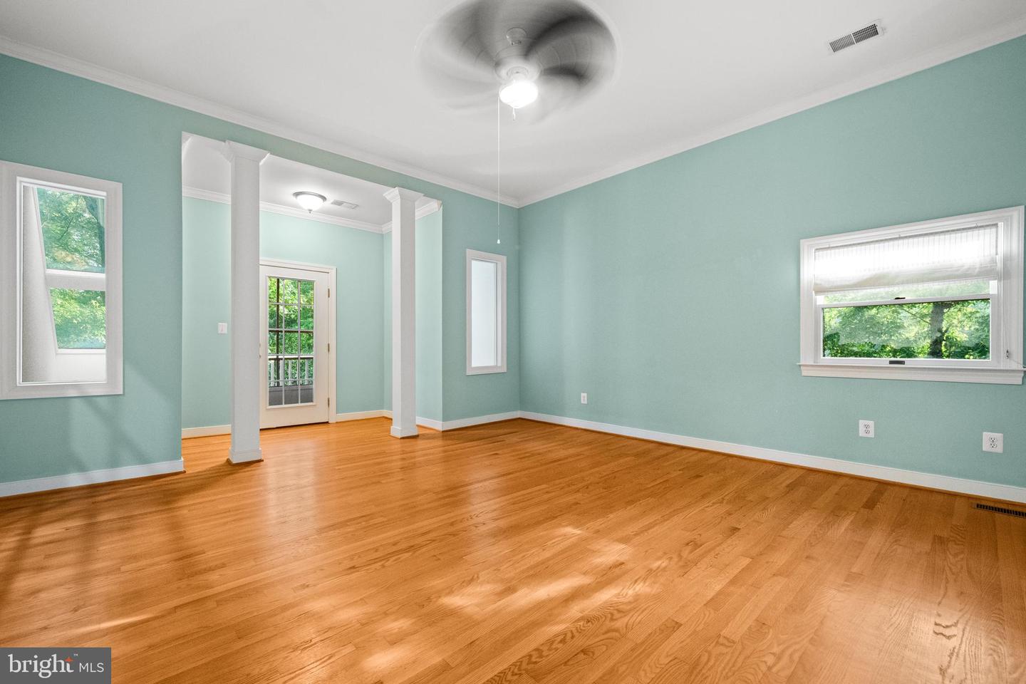 8721 WATERFORD RD, ALEXANDRIA, Virginia 22308, 5 Bedrooms Bedrooms, ,3 BathroomsBathrooms,Residential,For sale,8721 WATERFORD RD,VAFX2253172 MLS # VAFX2253172