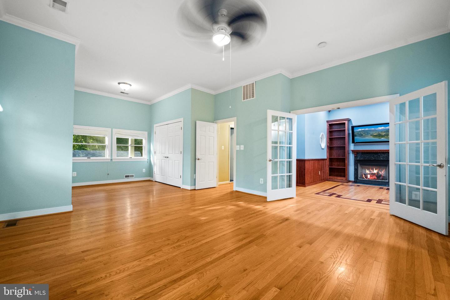 8721 WATERFORD RD, ALEXANDRIA, Virginia 22308, 5 Bedrooms Bedrooms, ,3 BathroomsBathrooms,Residential,For sale,8721 WATERFORD RD,VAFX2253172 MLS # VAFX2253172