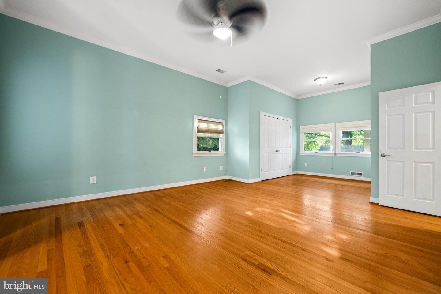 8721 WATERFORD RD, ALEXANDRIA, Virginia 22308, 5 Bedrooms Bedrooms, ,3 BathroomsBathrooms,Residential,For sale,8721 WATERFORD RD,VAFX2253172 MLS # VAFX2253172