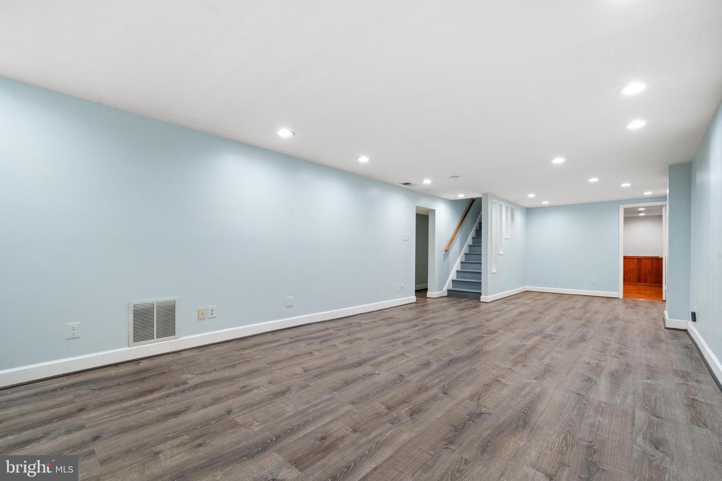 8721 WATERFORD RD, ALEXANDRIA, Virginia 22308, 5 Bedrooms Bedrooms, ,3 BathroomsBathrooms,Residential,For sale,8721 WATERFORD RD,VAFX2253172 MLS # VAFX2253172