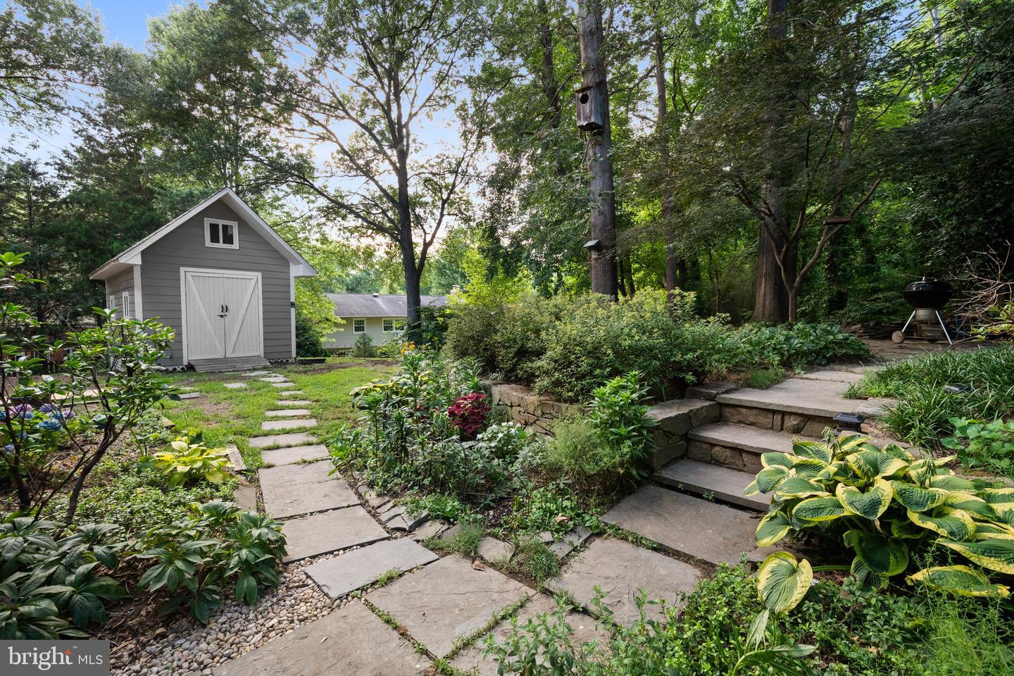 8721 WATERFORD RD, ALEXANDRIA, Virginia 22308, 5 Bedrooms Bedrooms, ,3 BathroomsBathrooms,Residential,For sale,8721 WATERFORD RD,VAFX2253172 MLS # VAFX2253172