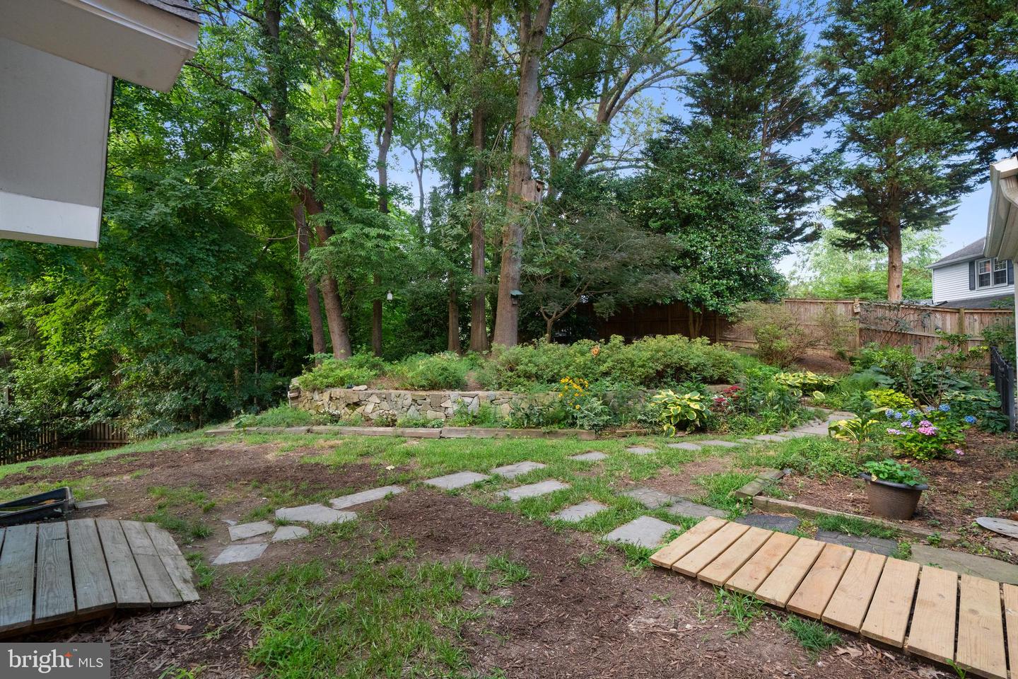 8721 WATERFORD RD, ALEXANDRIA, Virginia 22308, 5 Bedrooms Bedrooms, ,3 BathroomsBathrooms,Residential,For sale,8721 WATERFORD RD,VAFX2253172 MLS # VAFX2253172