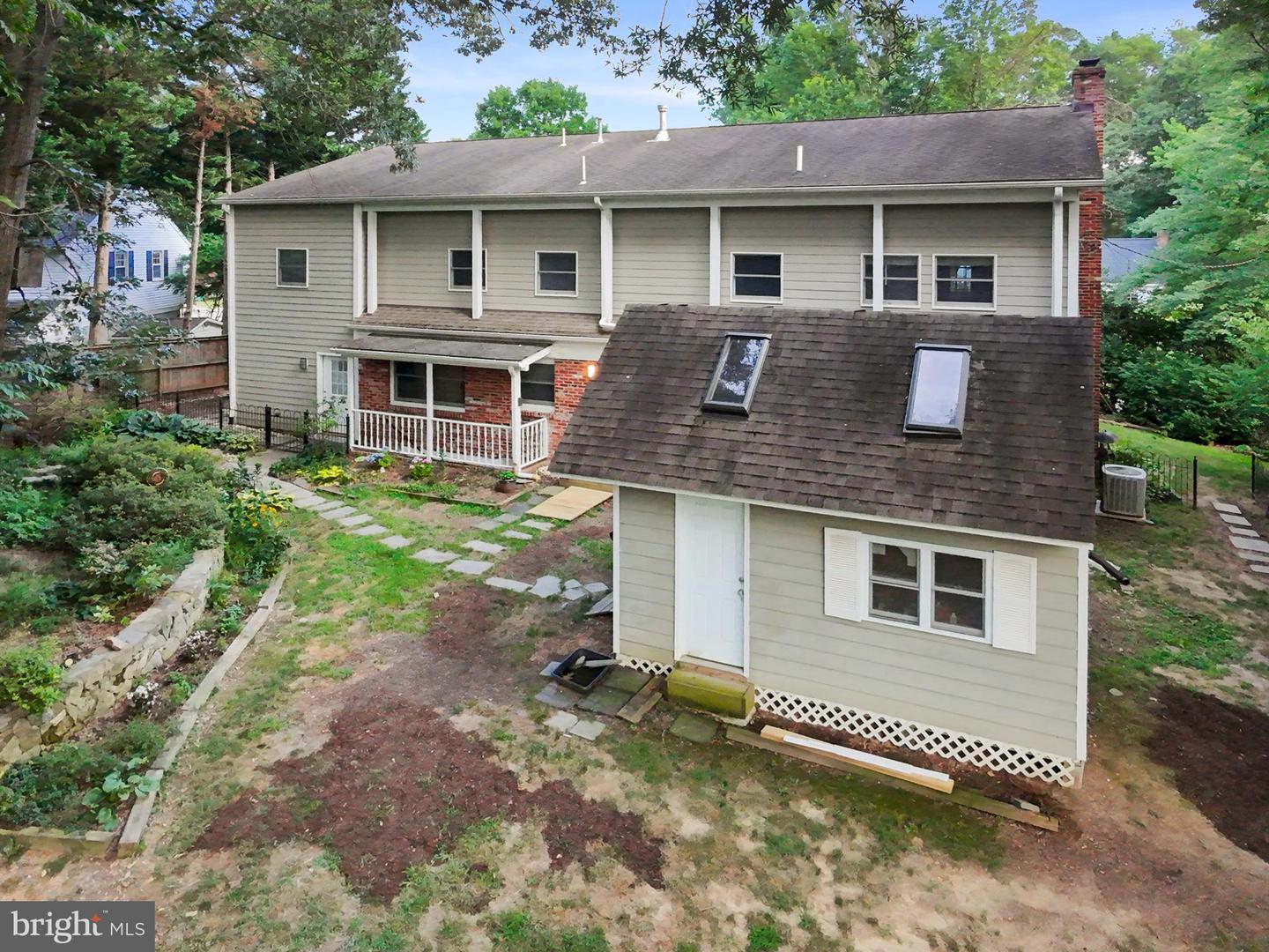 8721 WATERFORD RD, ALEXANDRIA, Virginia 22308, 5 Bedrooms Bedrooms, ,3 BathroomsBathrooms,Residential,For sale,8721 WATERFORD RD,VAFX2253172 MLS # VAFX2253172